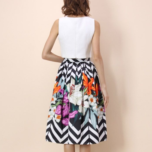 NWT Chicwish ZIGZAG BOUQUET PRINTED MIDI flared A line SKIRT - Picture 4 of 13